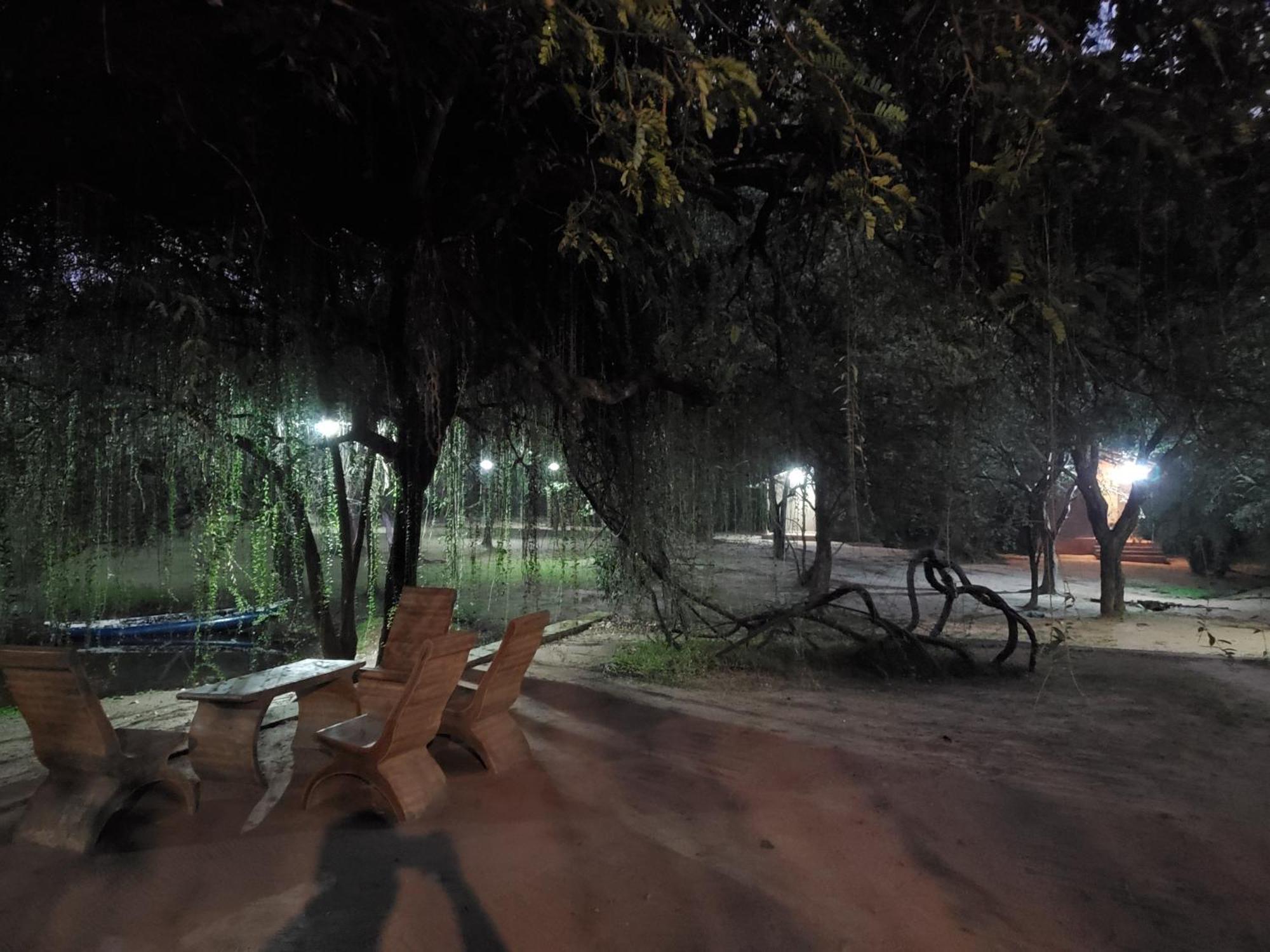 Clay Hut Village Polonnaruwa Ngoại thất bức ảnh