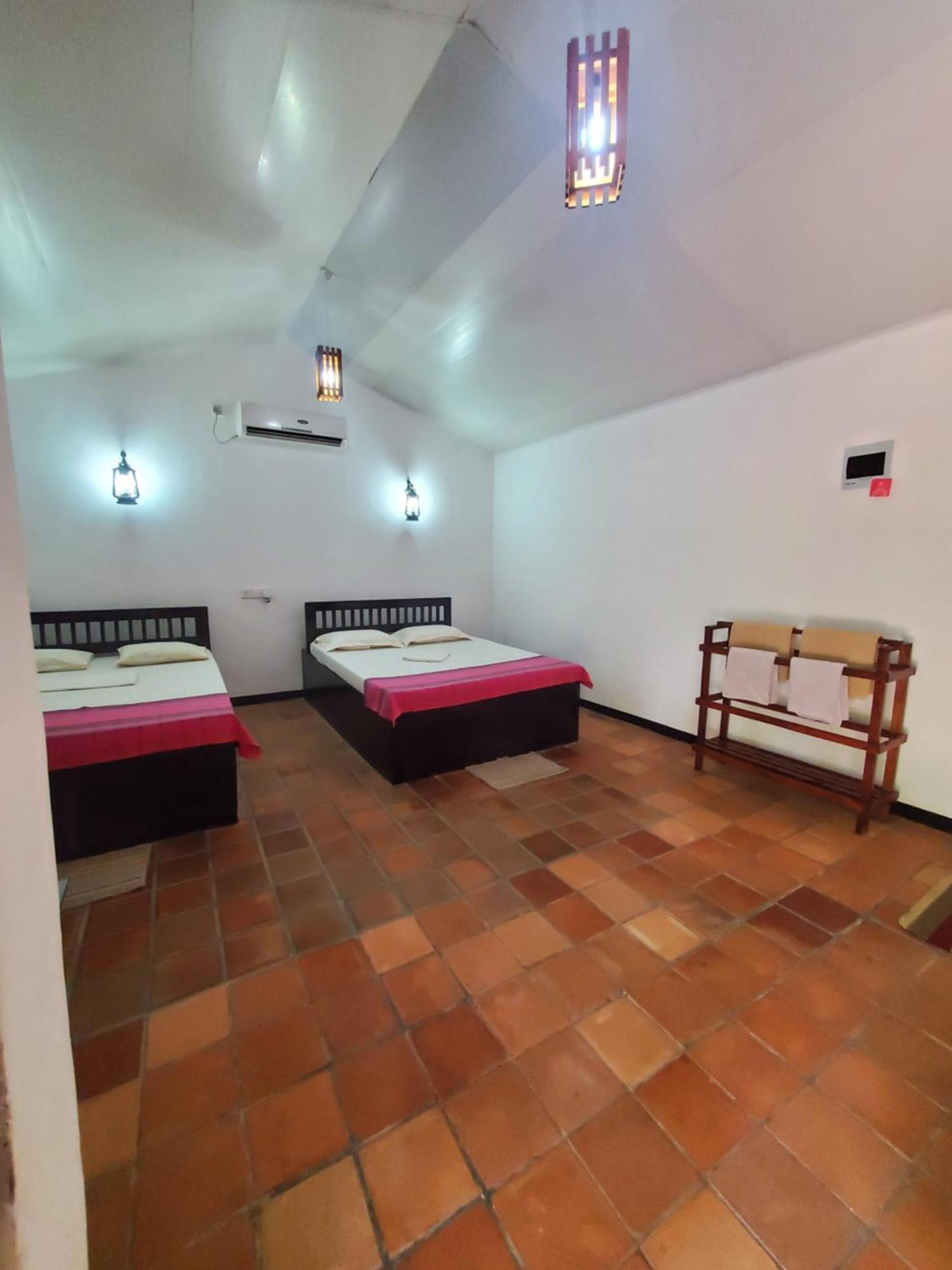 Clay Hut Village Polonnaruwa Ngoại thất bức ảnh