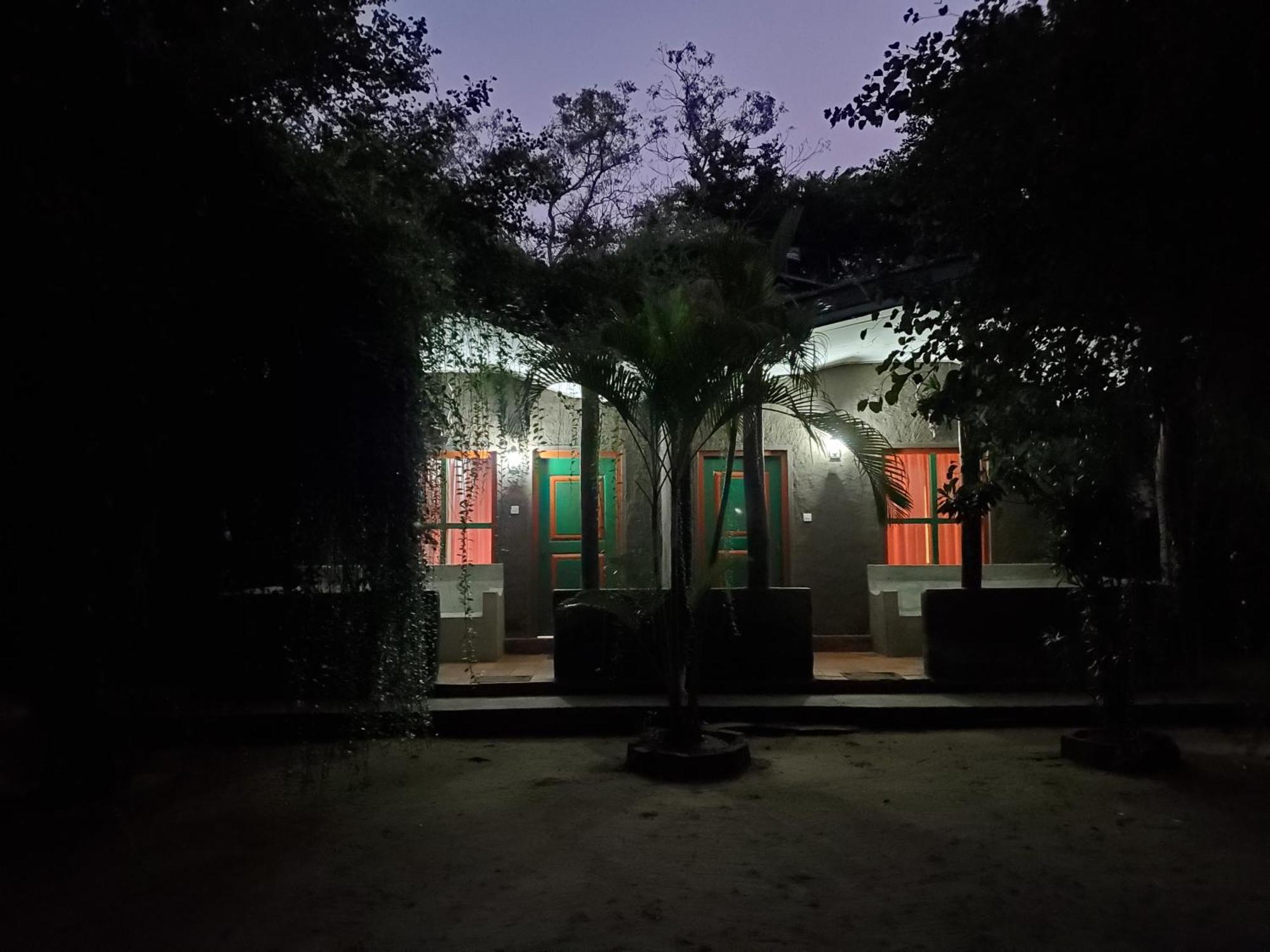 Clay Hut Village Polonnaruwa Ngoại thất bức ảnh