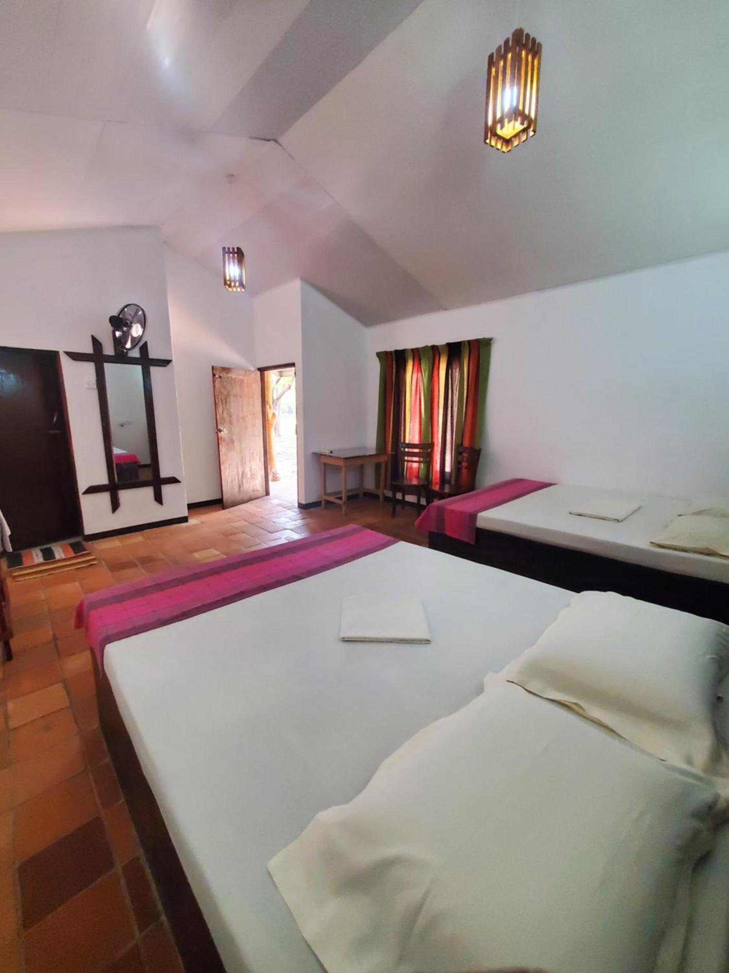Clay Hut Village Polonnaruwa Ngoại thất bức ảnh